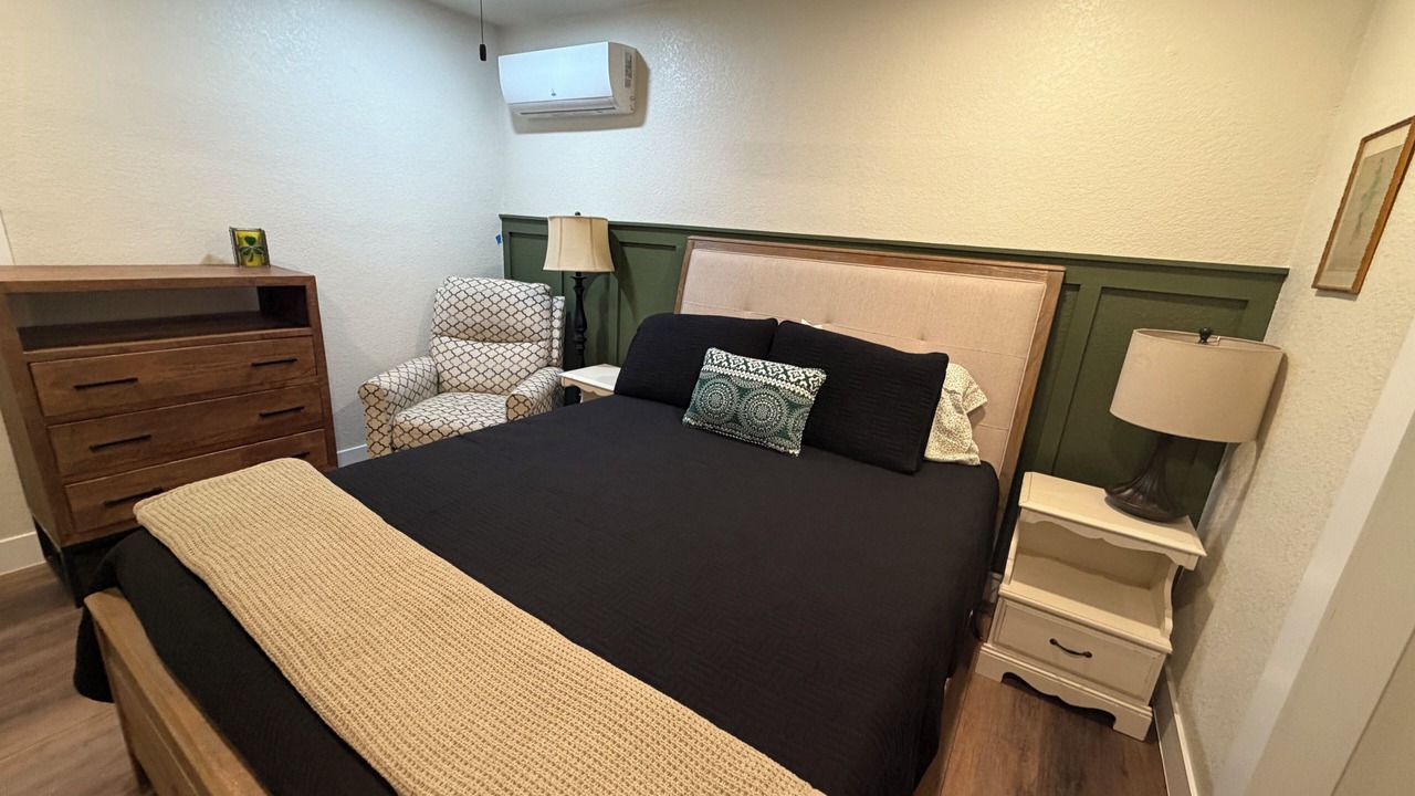 Photo of Bedroom in Columbine
