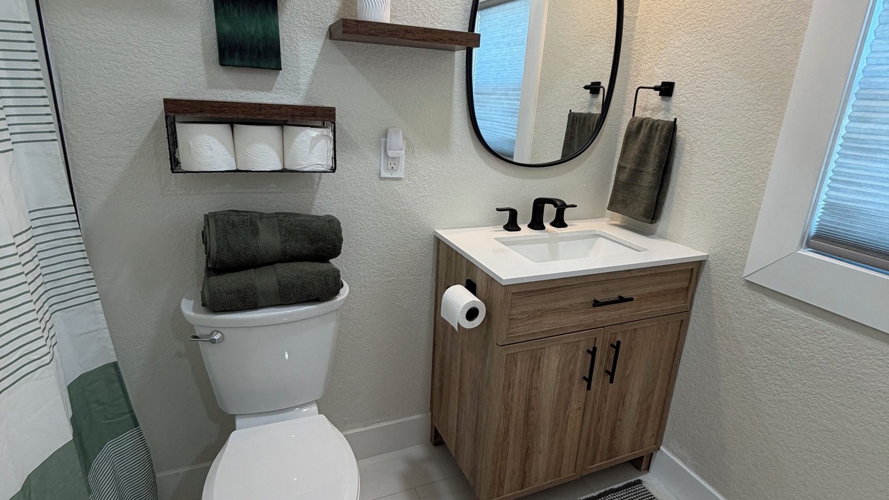 Photo of Bathroom in Columbine