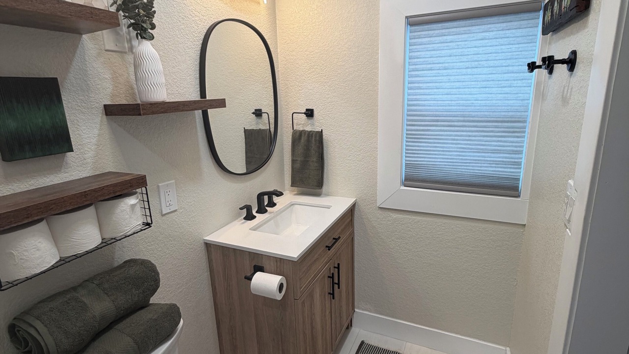 Photo of Bathroom in Columbine