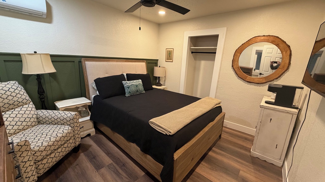 Photo of Bedroom in Columbine