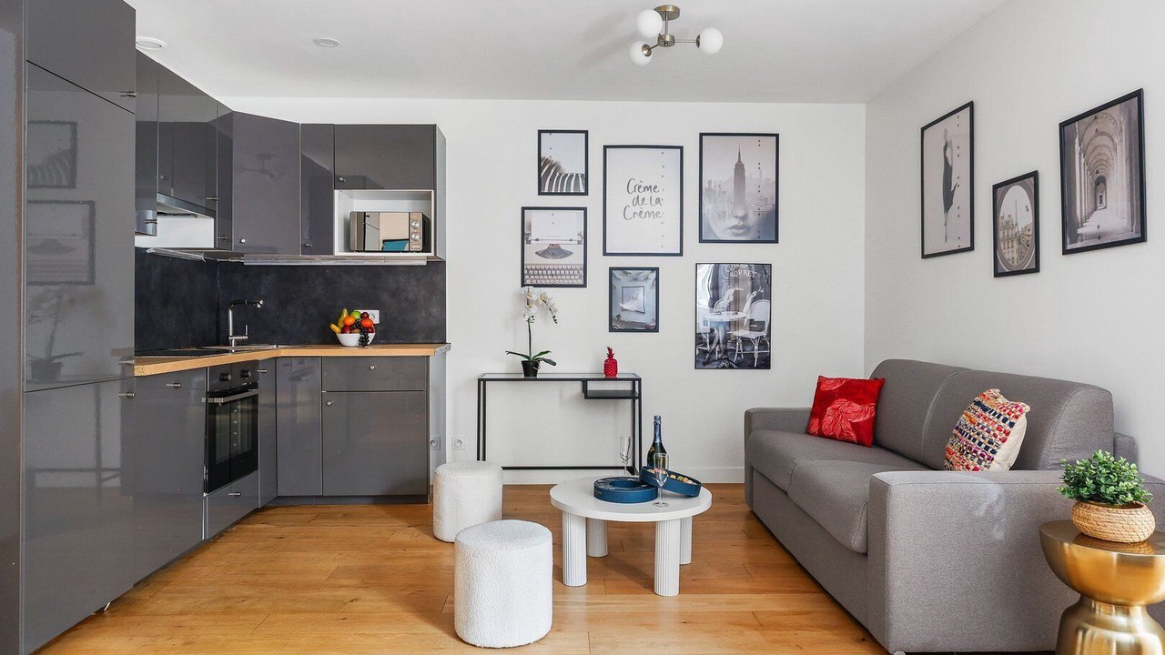 Photo of Livingroom in 8th Arrondissement
