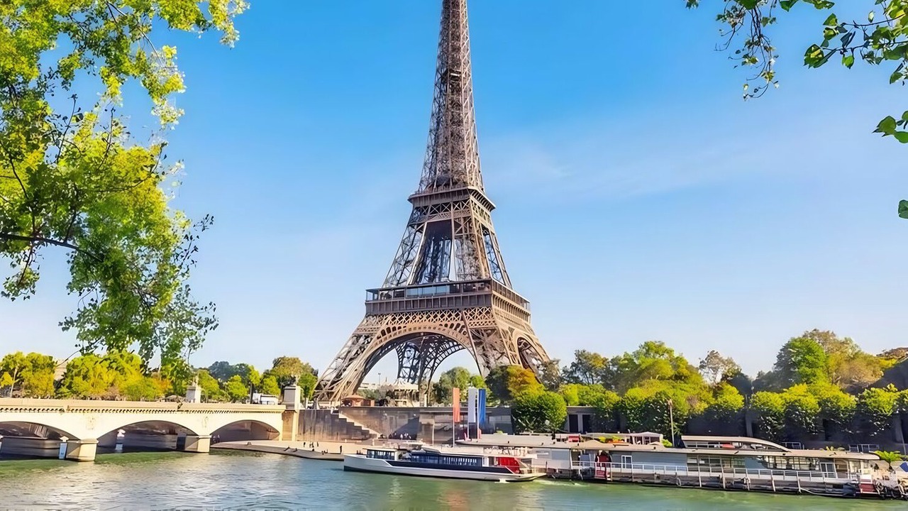 Photo of Others in 8th Arrondissement