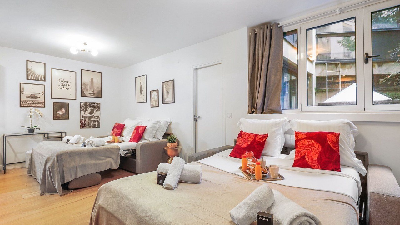 Photo of Bedroom in 8th Arrondissement