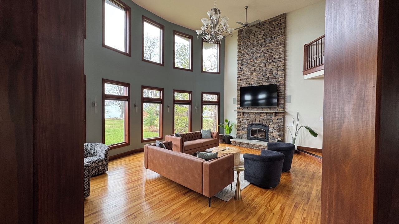 Photo of Livingroom in Town of Porter