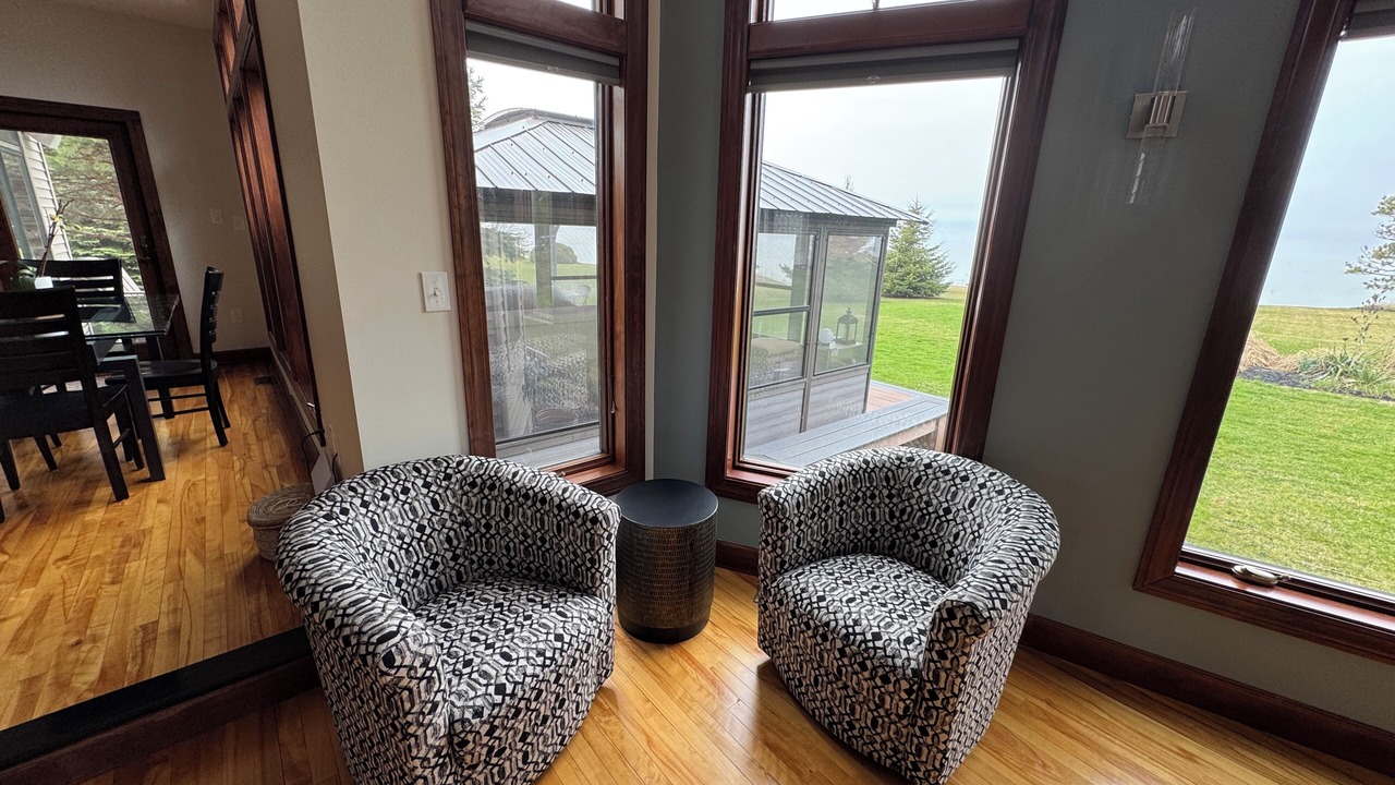 Photo of Livingroom in Town of Porter