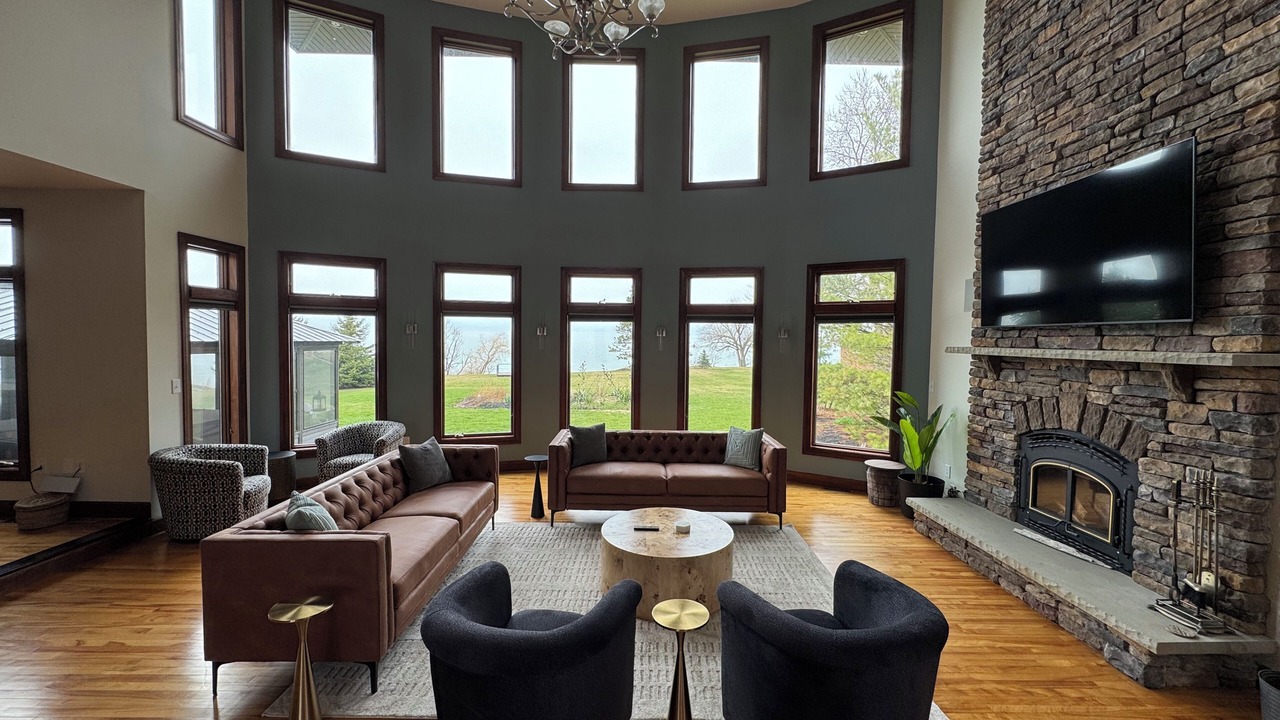 Photo of Livingroom in Town of Porter