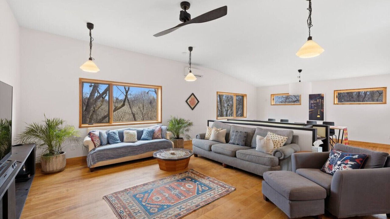 Photo of Livingroom in Woolen Mills