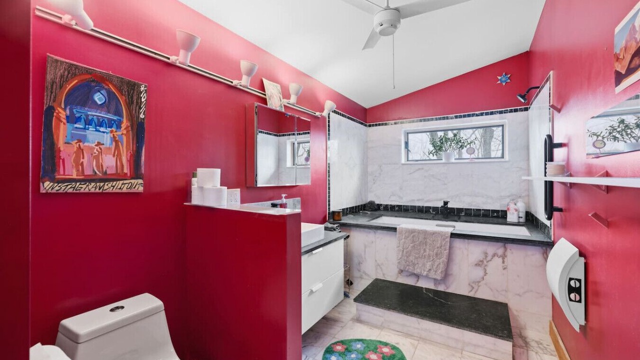 Photo of Bathroom in Woolen Mills