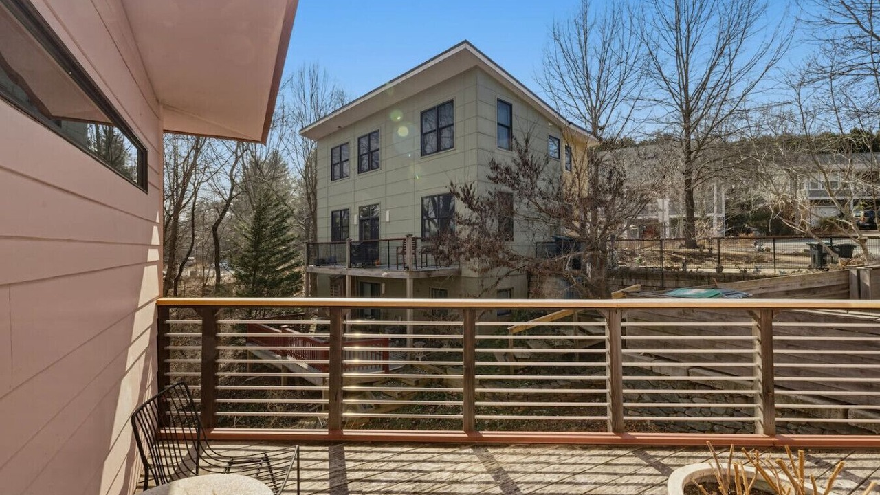 Photo of Patio Balcony in Woolen Mills