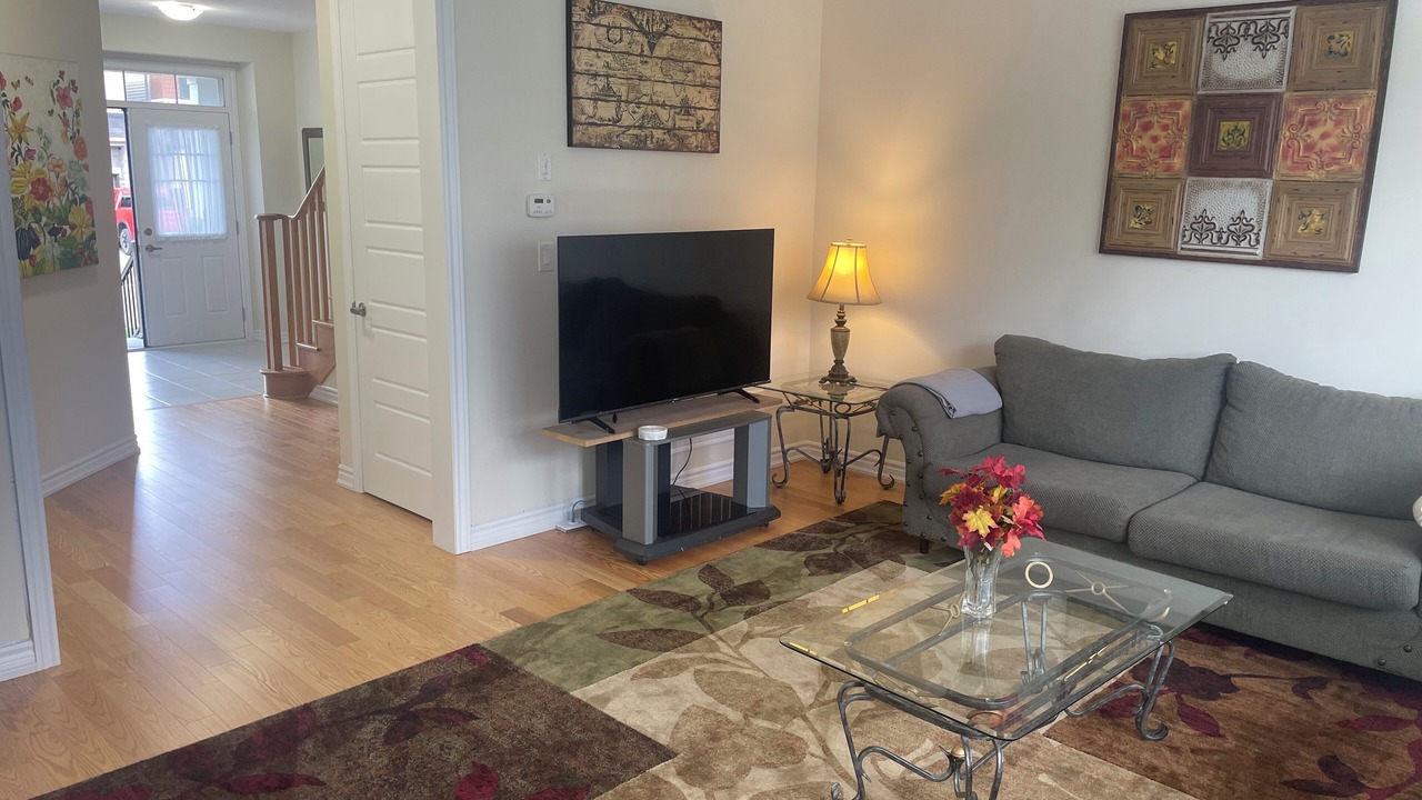 Photo of Livingroom in Thorold