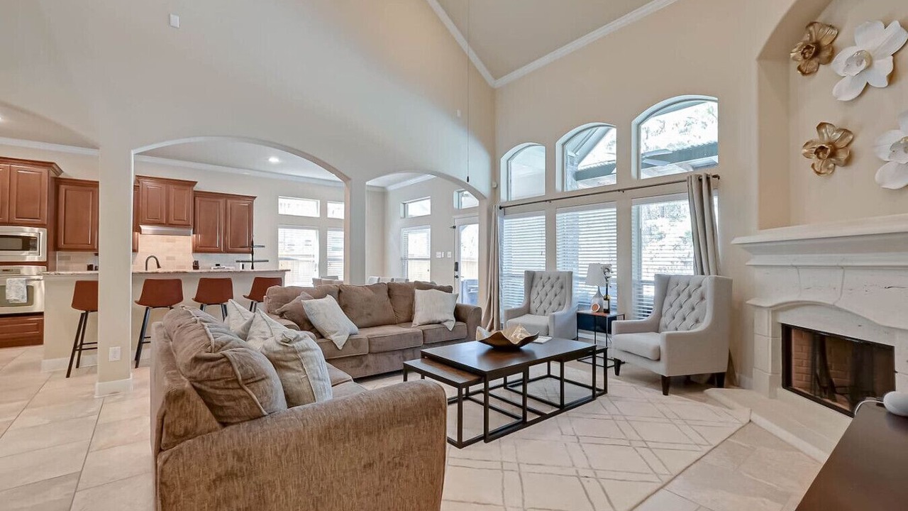 Photo of Livingroom in Spring