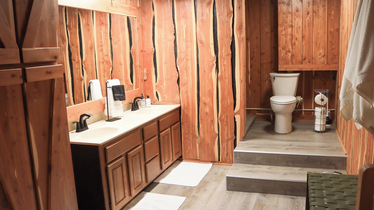 Photo of Bathroom in Jasper