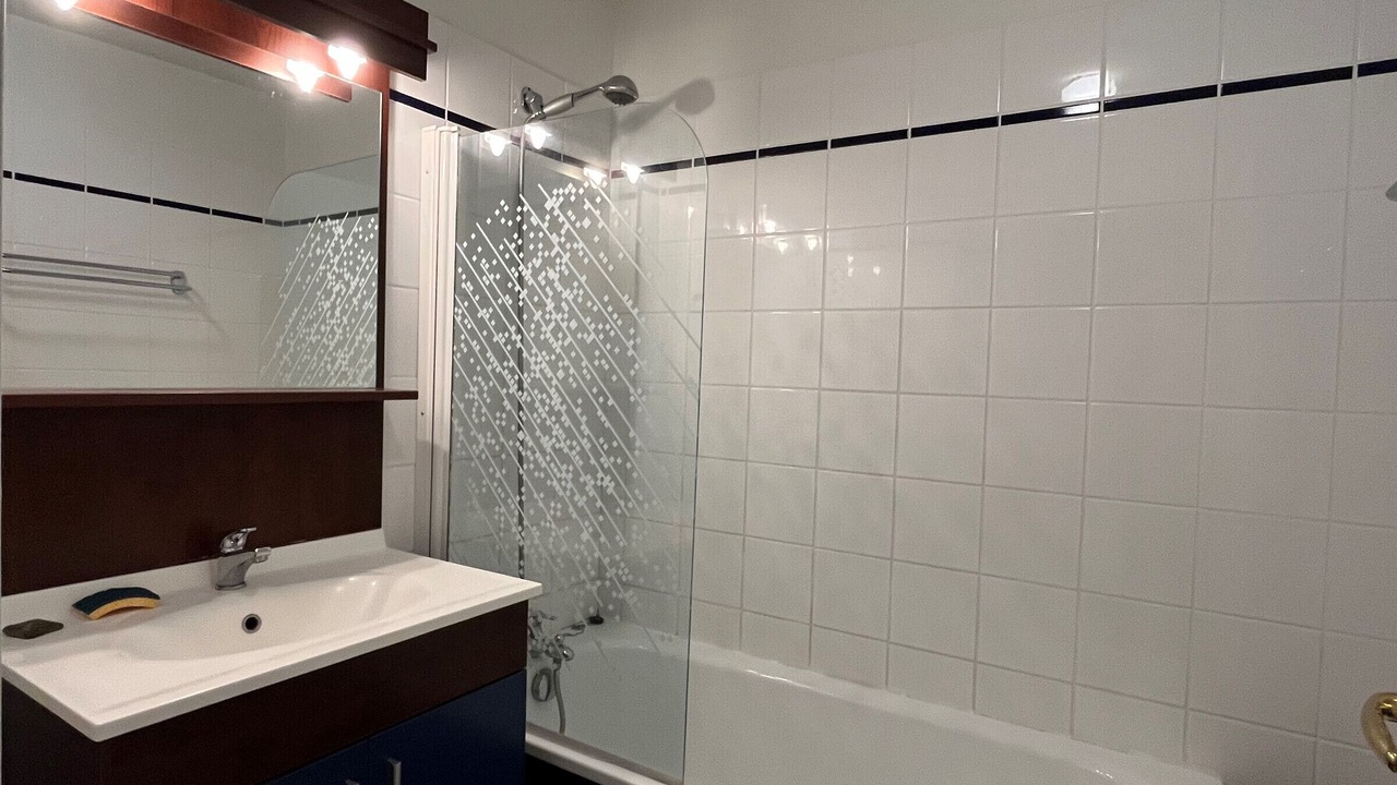 Photo of Bathroom in La Roche-Posay