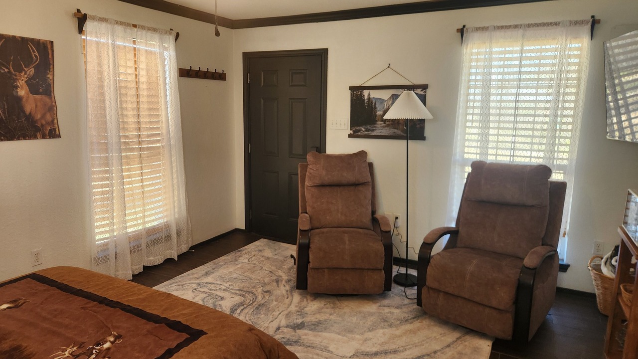 Photo of Bedroom in Leon Junction