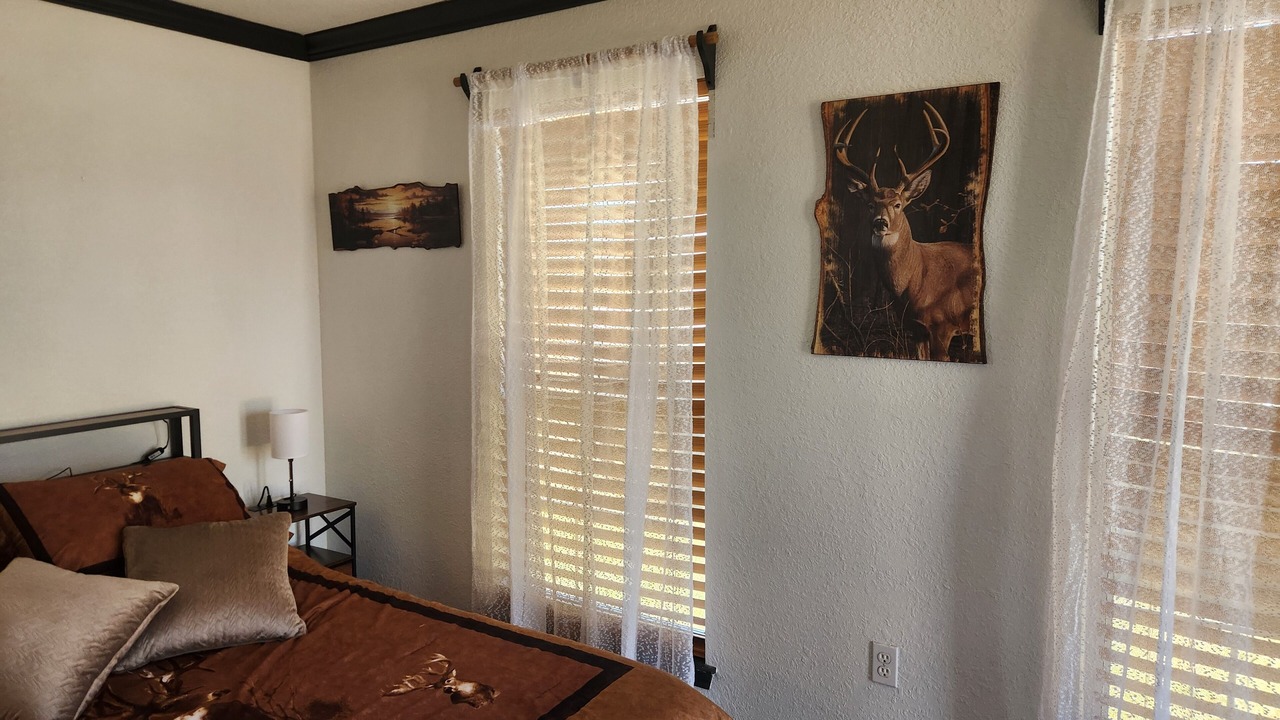 Photo of Bedroom in Leon Junction