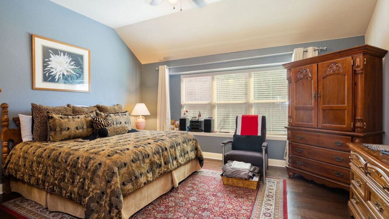 Photo of Bedroom in Crowley