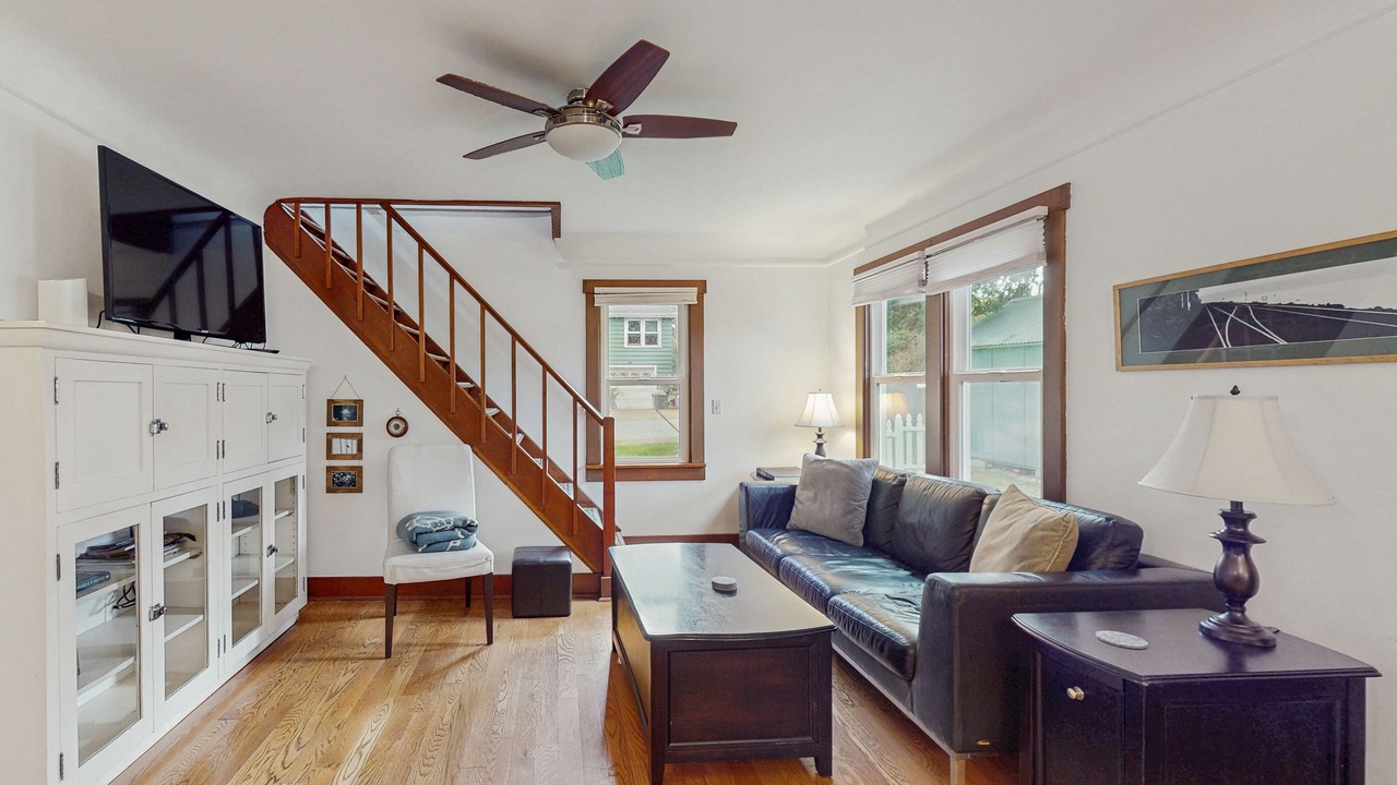 Photo of Livingroom in North Beach/Blue Ridge