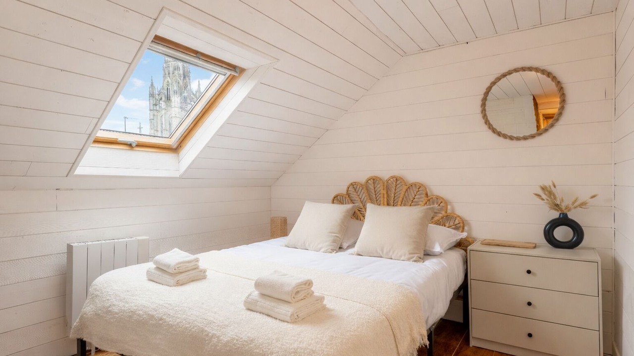 Photo of Bedroom in Rouen City Centre