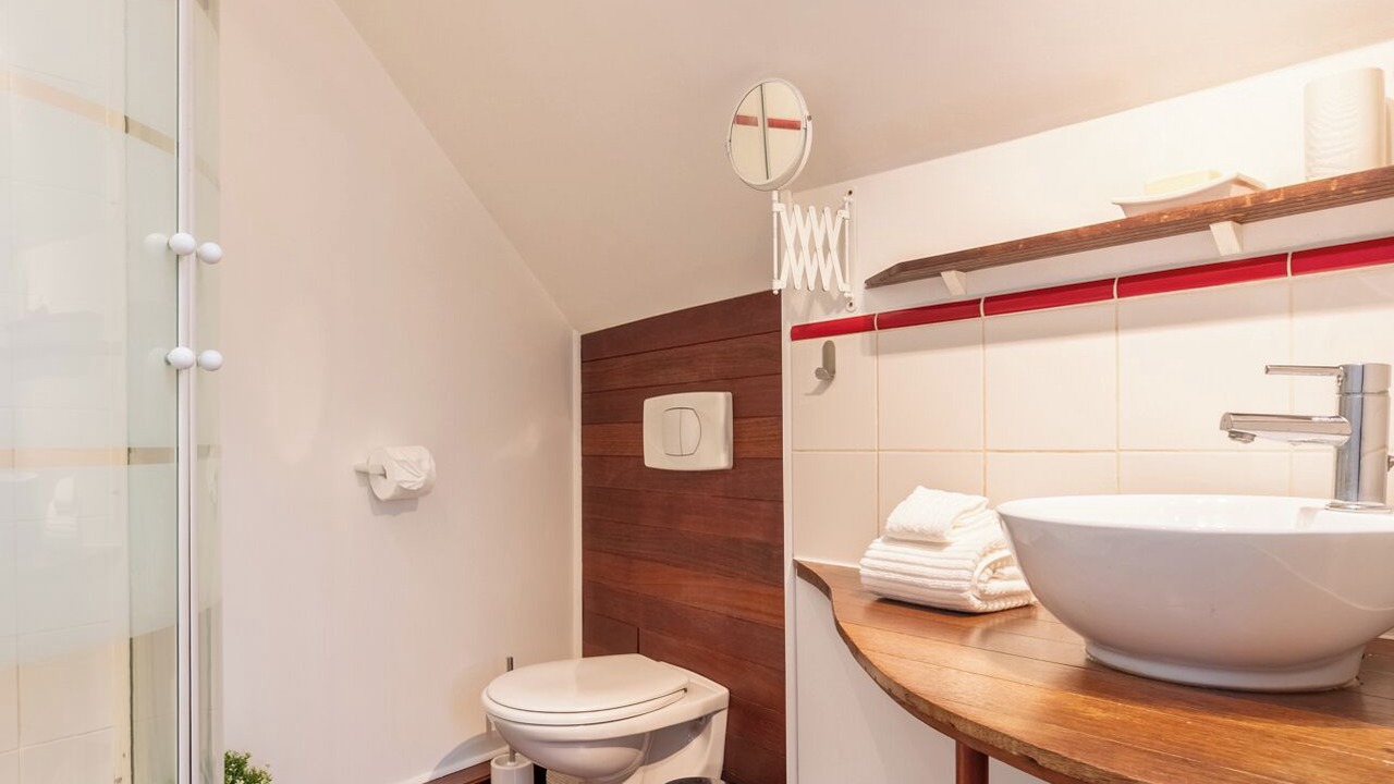 Photo of Bathroom in Rouen City Centre