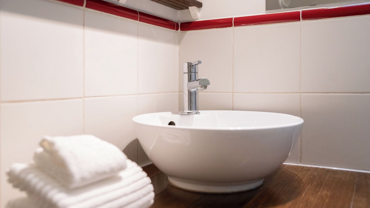 Photo of Bathroom in Rouen City Centre