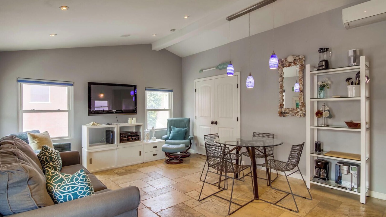 Photo of Livingroom in South Mission Beach
