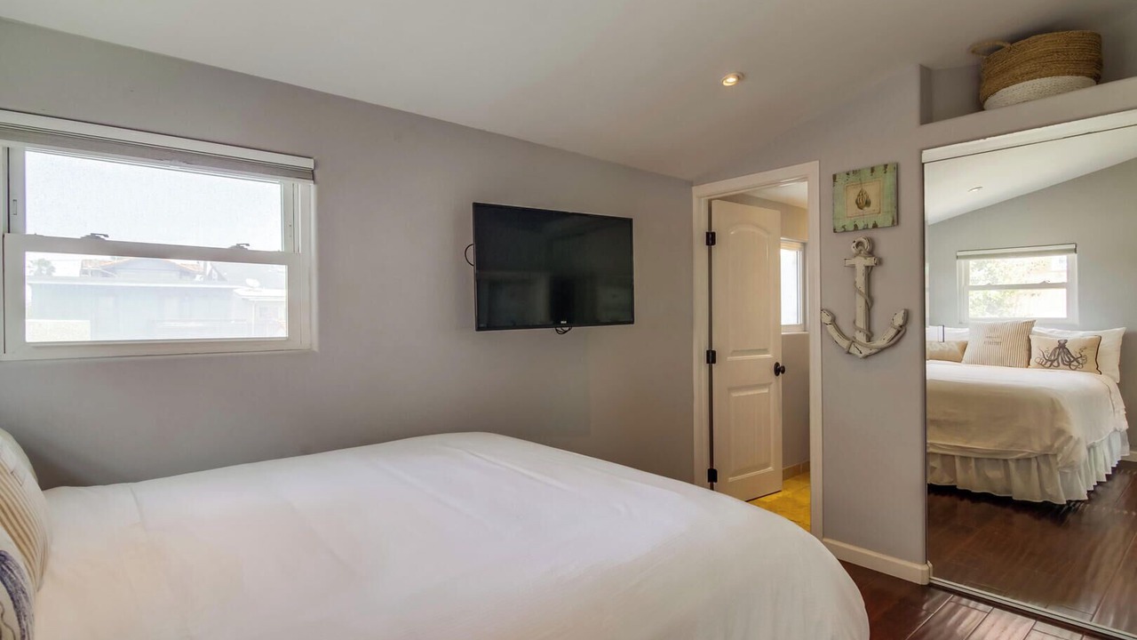 Photo of Bedroom in South Mission Beach