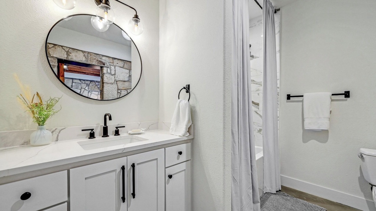 Photo of Bathroom in Blanco