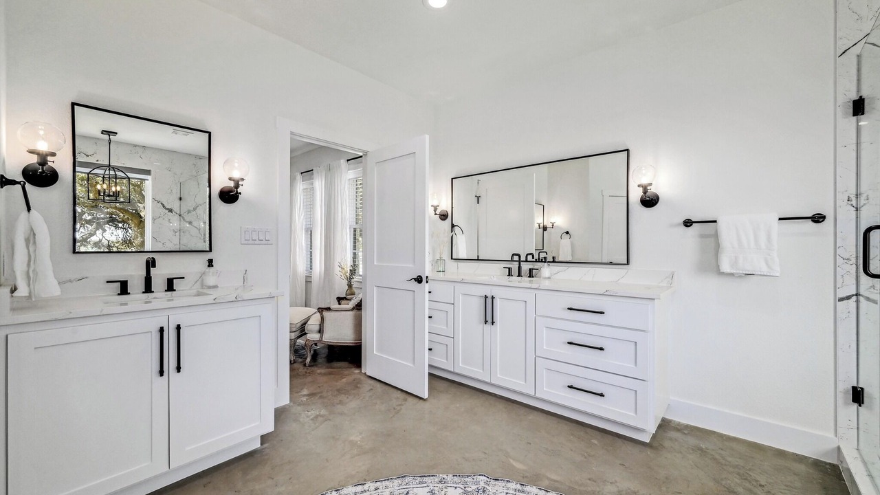 Photo of Bathroom in Blanco