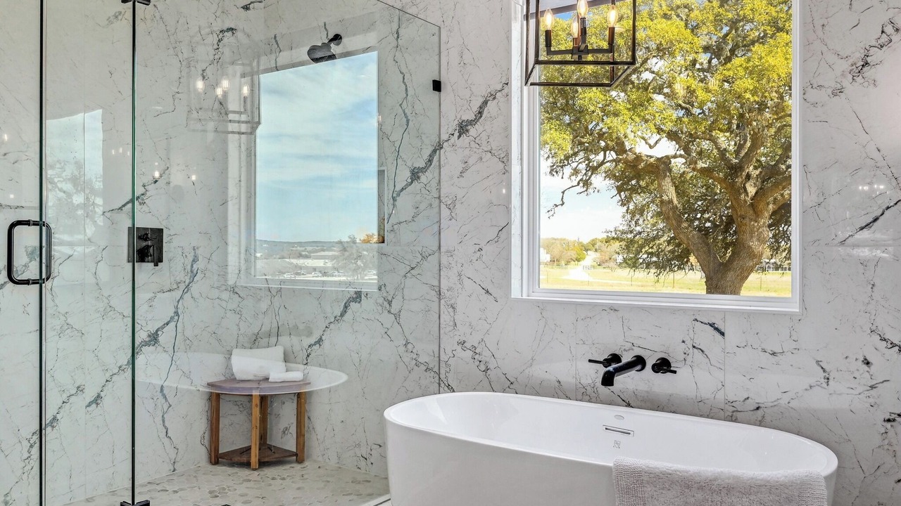 Photo of Bathroom in Blanco