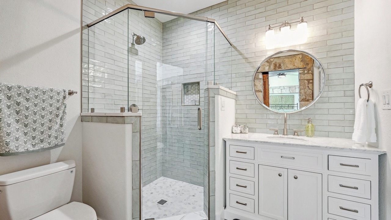 Photo of Bathroom in Blanco