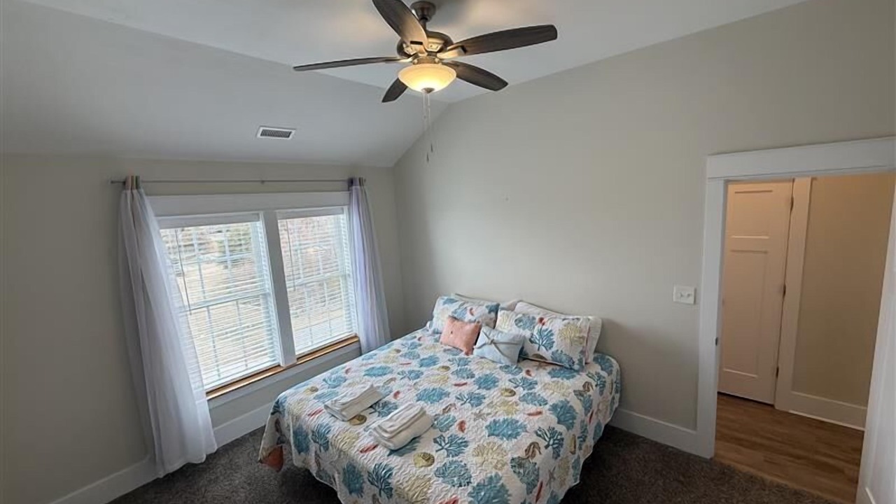 Photo of Bedroom in Colington