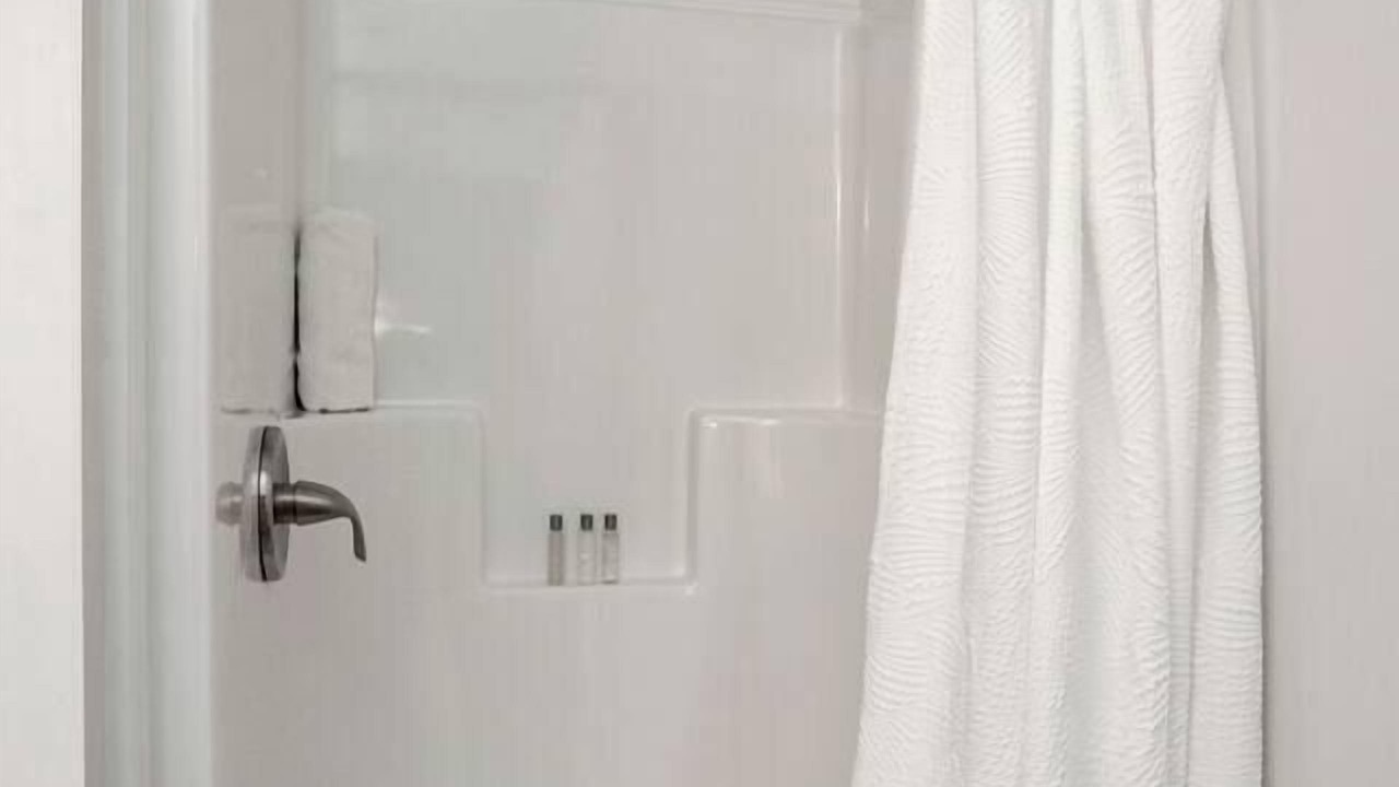 Photo of Bathroom in Maxwell