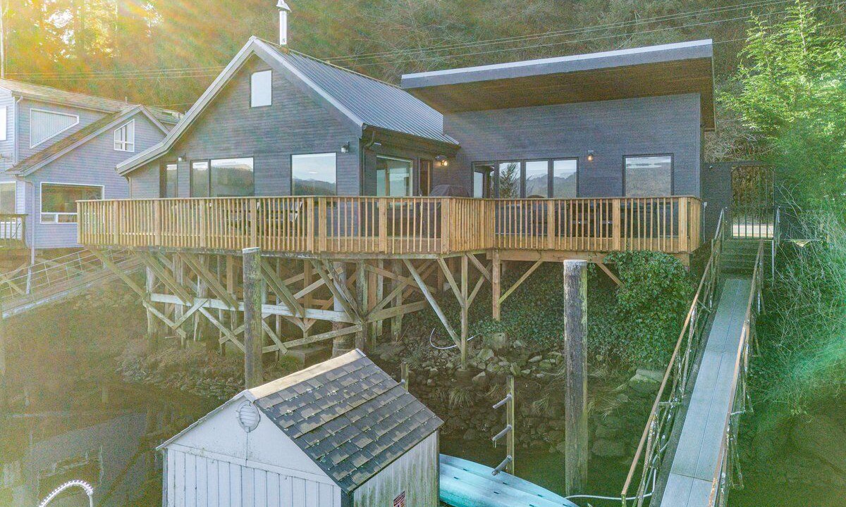 Photo of Others in Nehalem