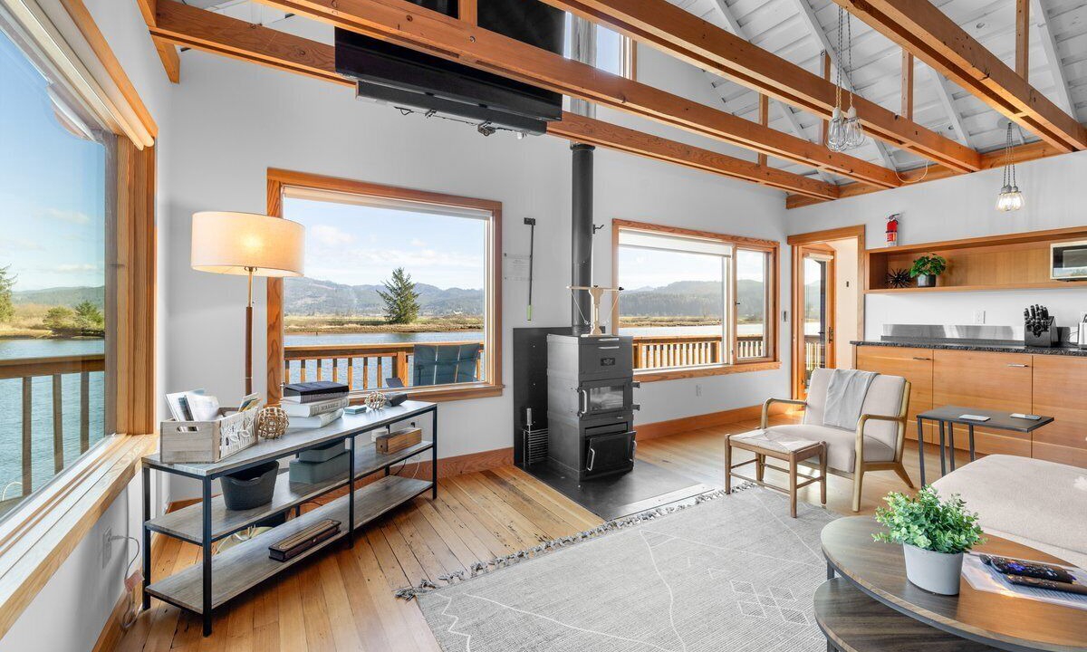 Photo of Livingroom in Nehalem