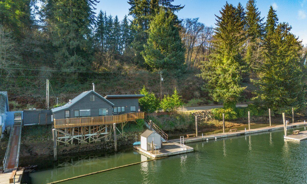 Photo of Others in Nehalem