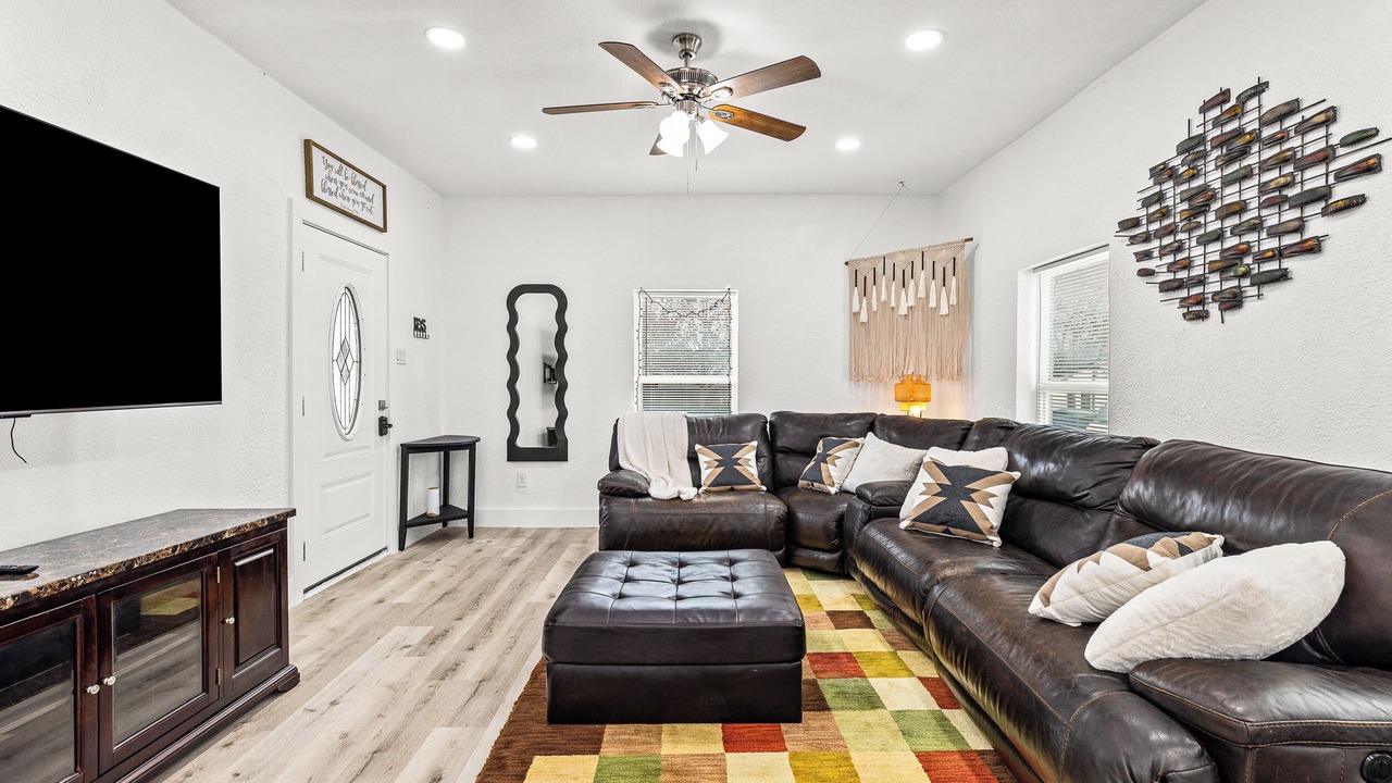 Photo of Livingroom in Northwest Los Angeles Heights