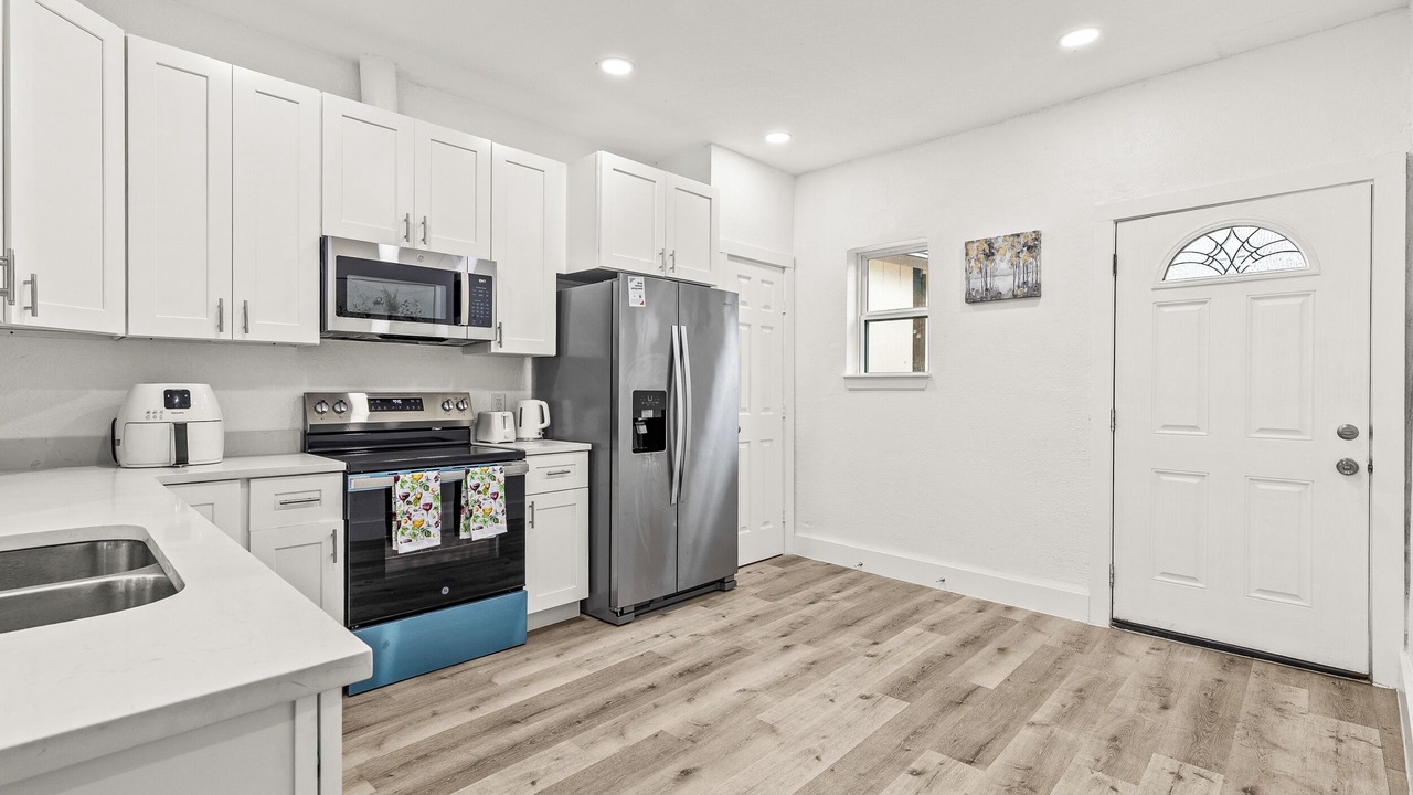 Photo of Kitchen in Northwest Los Angeles Heights