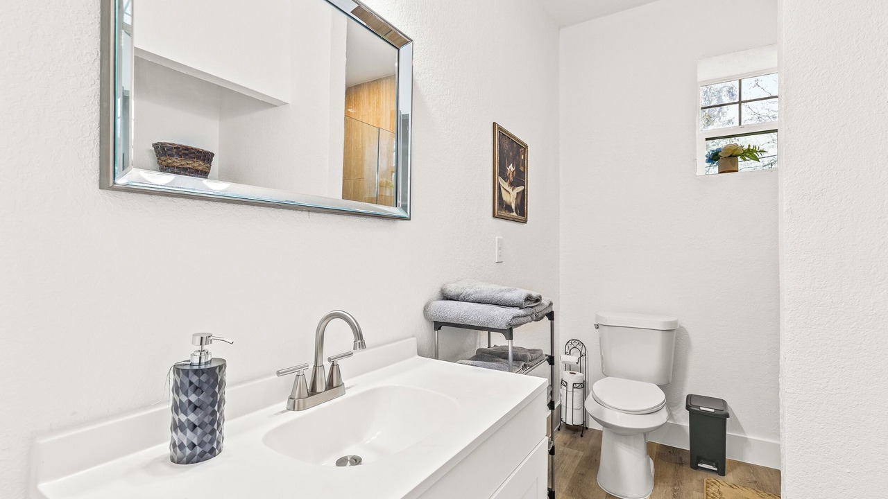 Photo of Bathroom in Northwest Los Angeles Heights