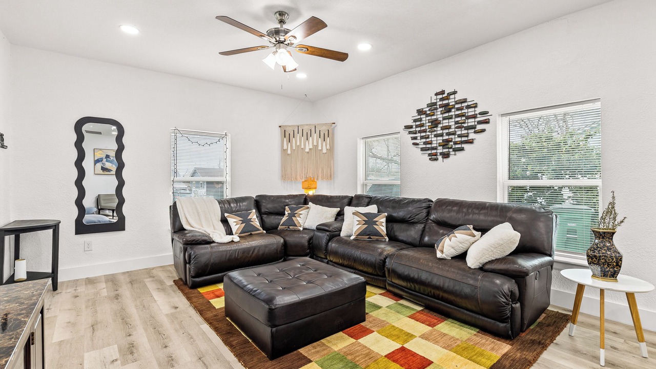 Photo of Livingroom in Northwest Los Angeles Heights
