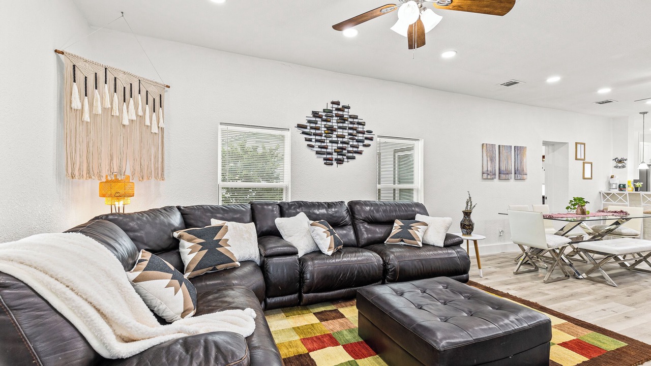 Photo of Livingroom in Northwest Los Angeles Heights
