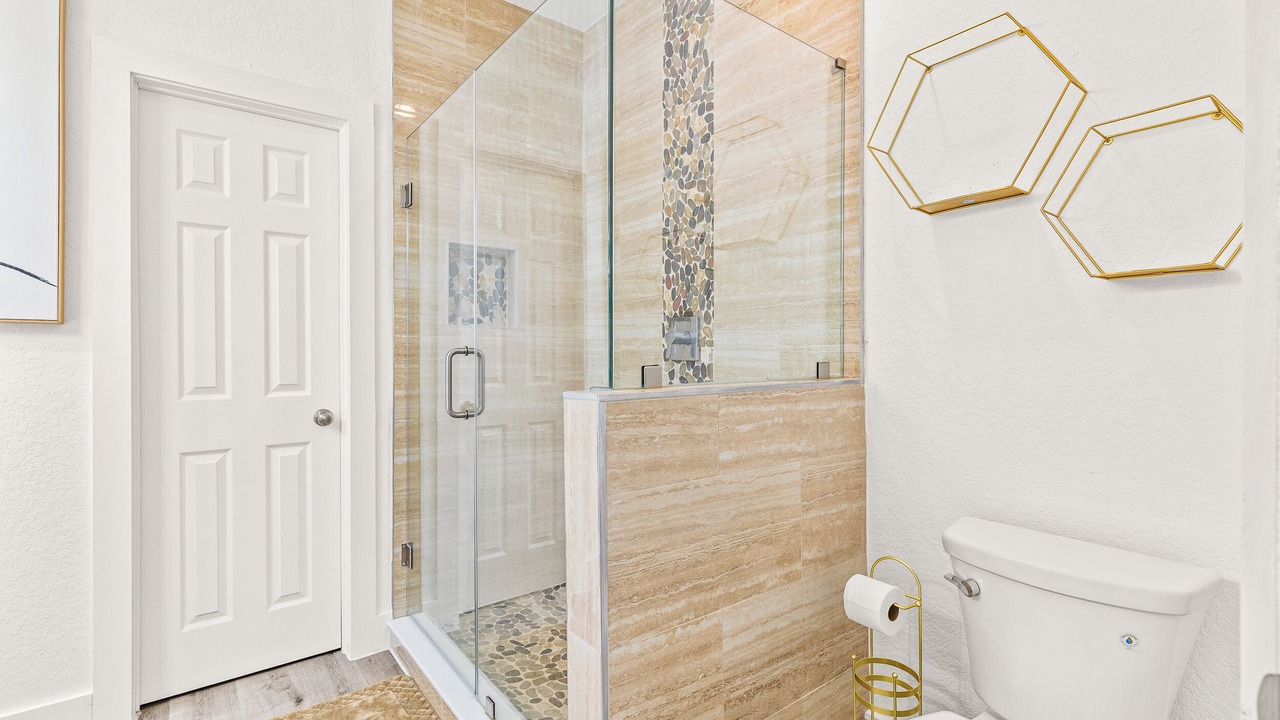 Photo of Bathroom in Northwest Los Angeles Heights