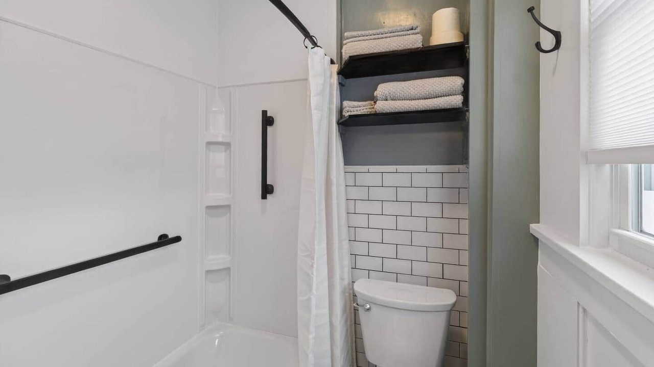 Photo of Bathroom in Oberlin