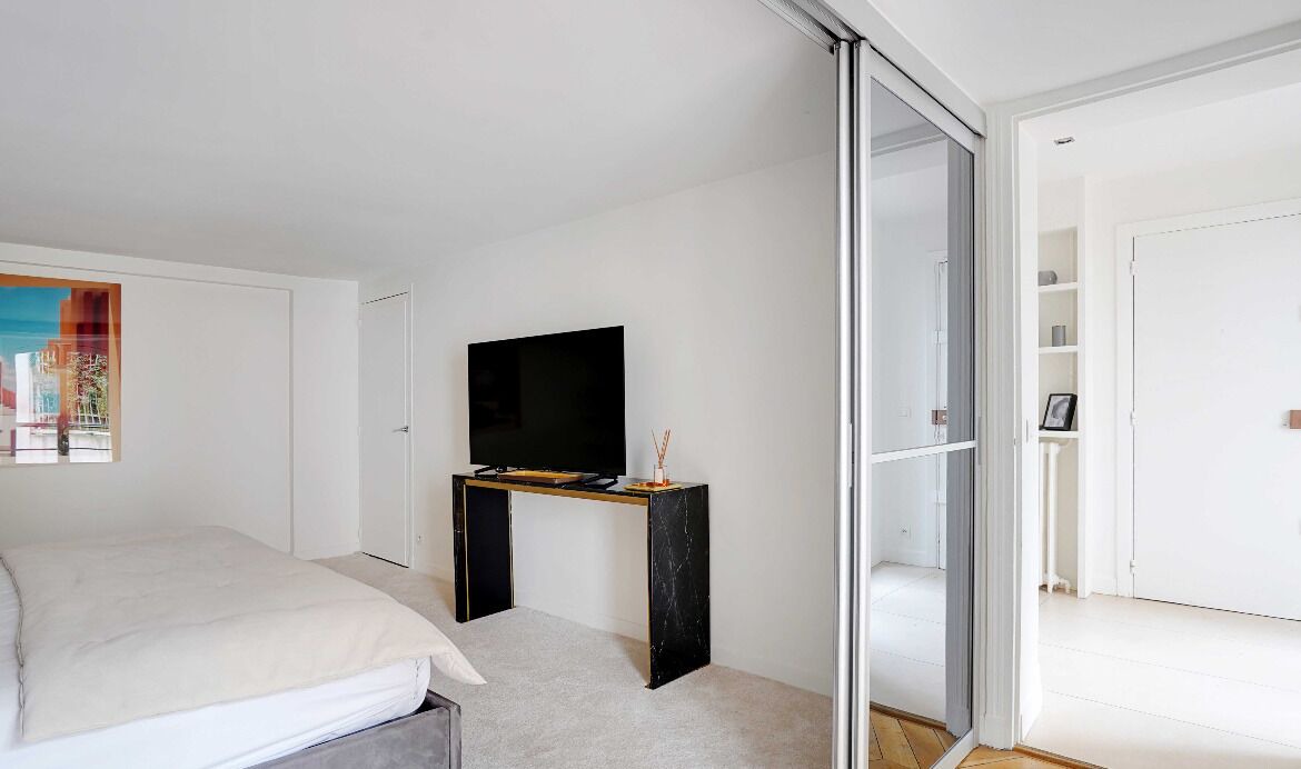 Photo of Bedroom in Champs-Elysees