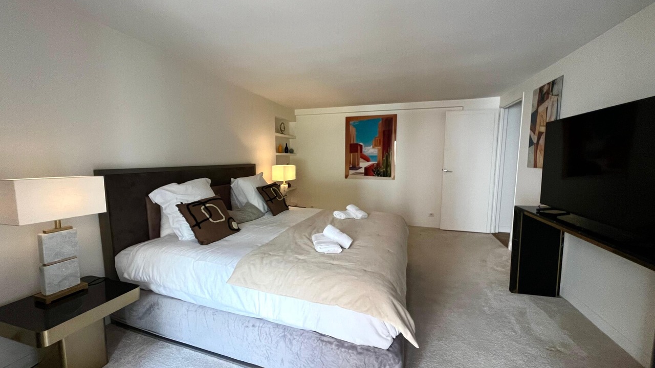 Photo of Bedroom in Champs-Elysees