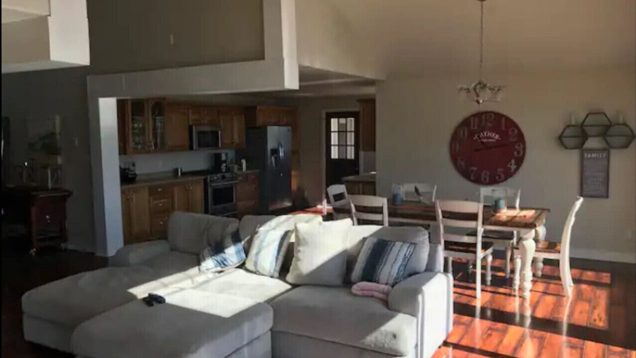 Photo of Livingroom in Barry's Bay