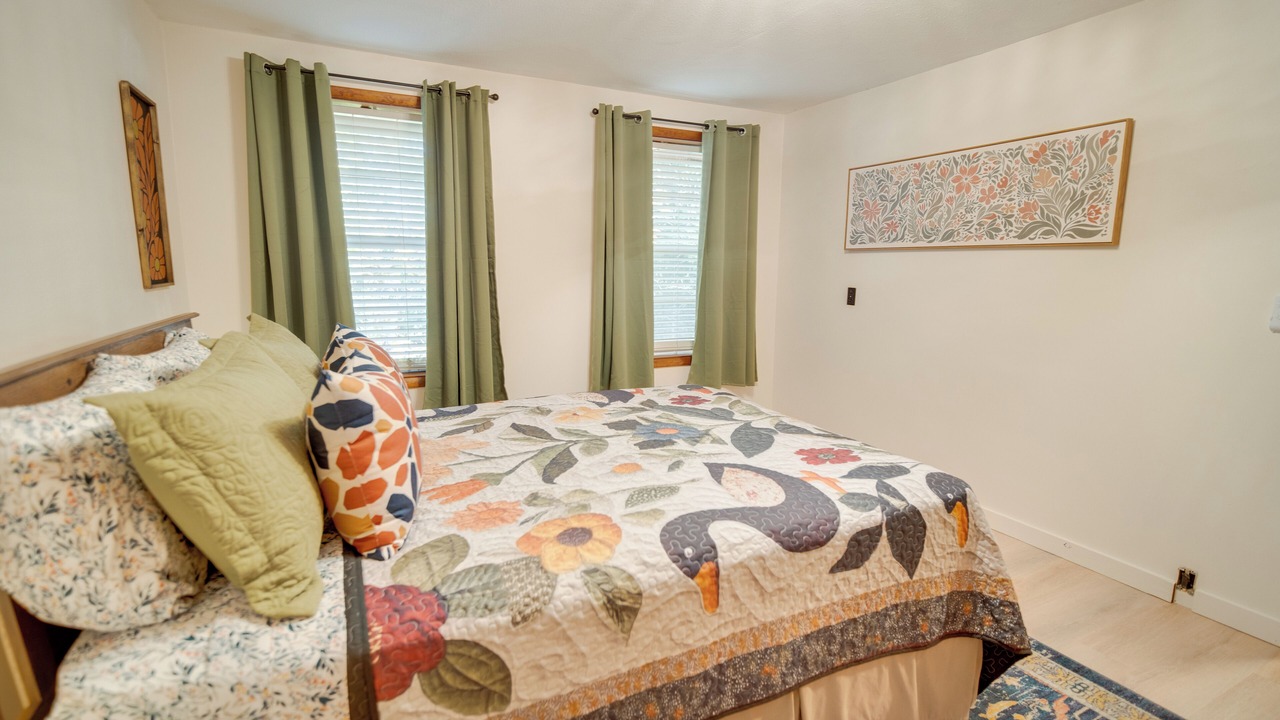 Photo of Bedroom in Cookson