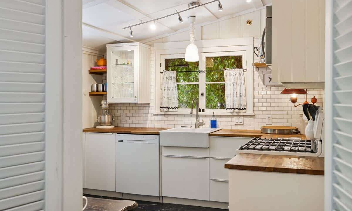 Photo of Kitchen in Tahquitz River Estates