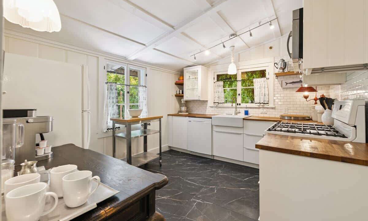 Photo of Kitchen in Tahquitz River Estates