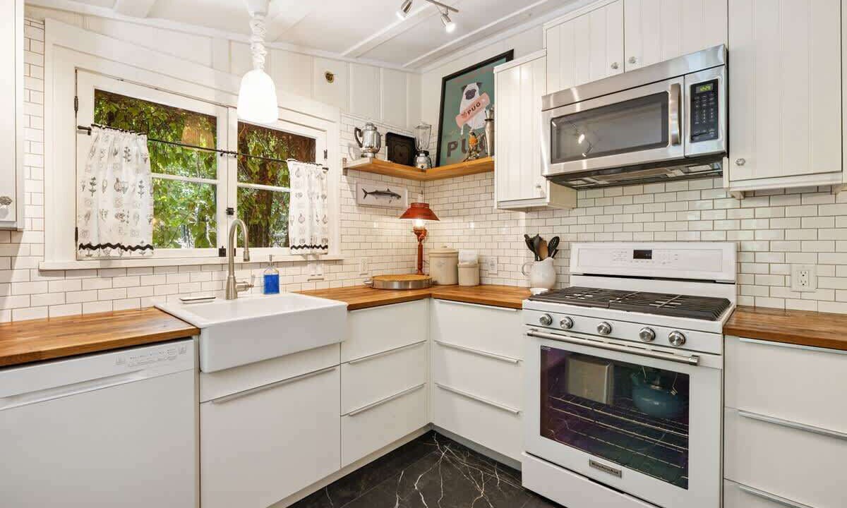 Photo of Kitchen in Tahquitz River Estates