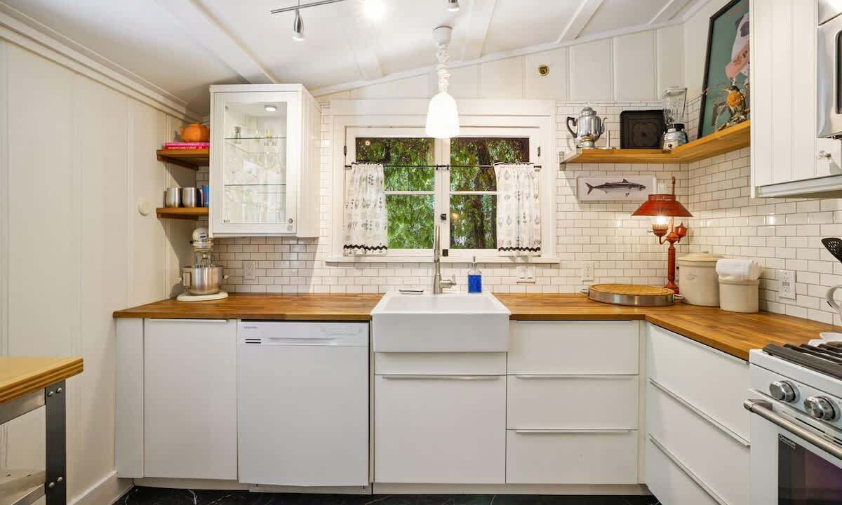 Photo of Kitchen in Tahquitz River Estates